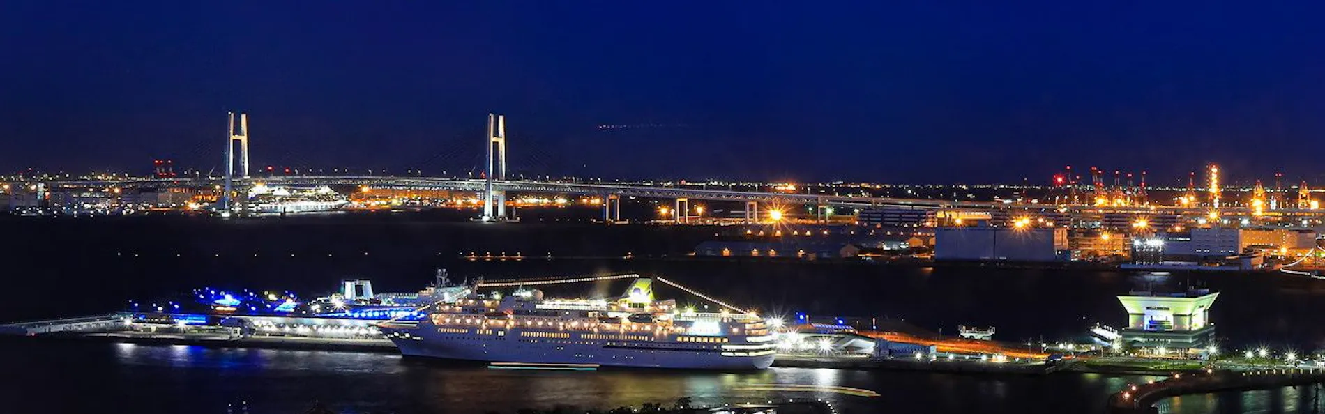 アパホテル&リゾート〈横浜ベイタワー〉