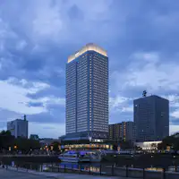 ホテル外観【夜】