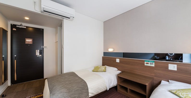 禁煙 ツインルーム 食事券 朝食セット 博多水炊きうぐいす 1000円分食事券 当日のみ有効 プラン 朝 夕2食セット 注意事項あり プラン スーパーホテルlohas博多駅 筑紫口天然温泉 一休 Comビジネス