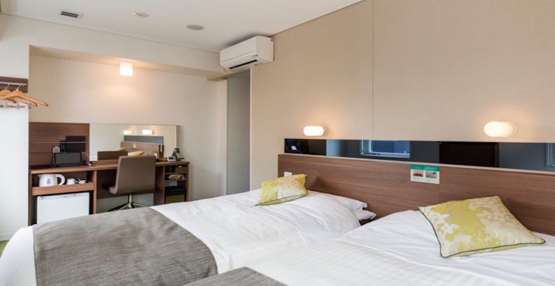 禁煙 ハリウッドツインルーム 食事券 朝食セット 博多水炊きうぐいす 3000円分食事券 当日のみ有効 プラン 朝 夕2食セット 注意事項あり プラン スーパーホテルlohas博多駅 筑紫口天然温泉 一休 Comビジネス