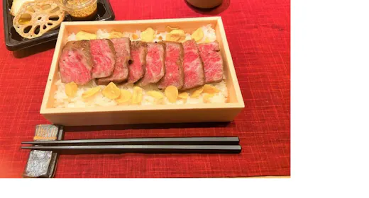 【夕食付】お部屋でお食事したい方におススメ!黒毛和牛A4ランク サーロインステーキ弁当(夕食)付