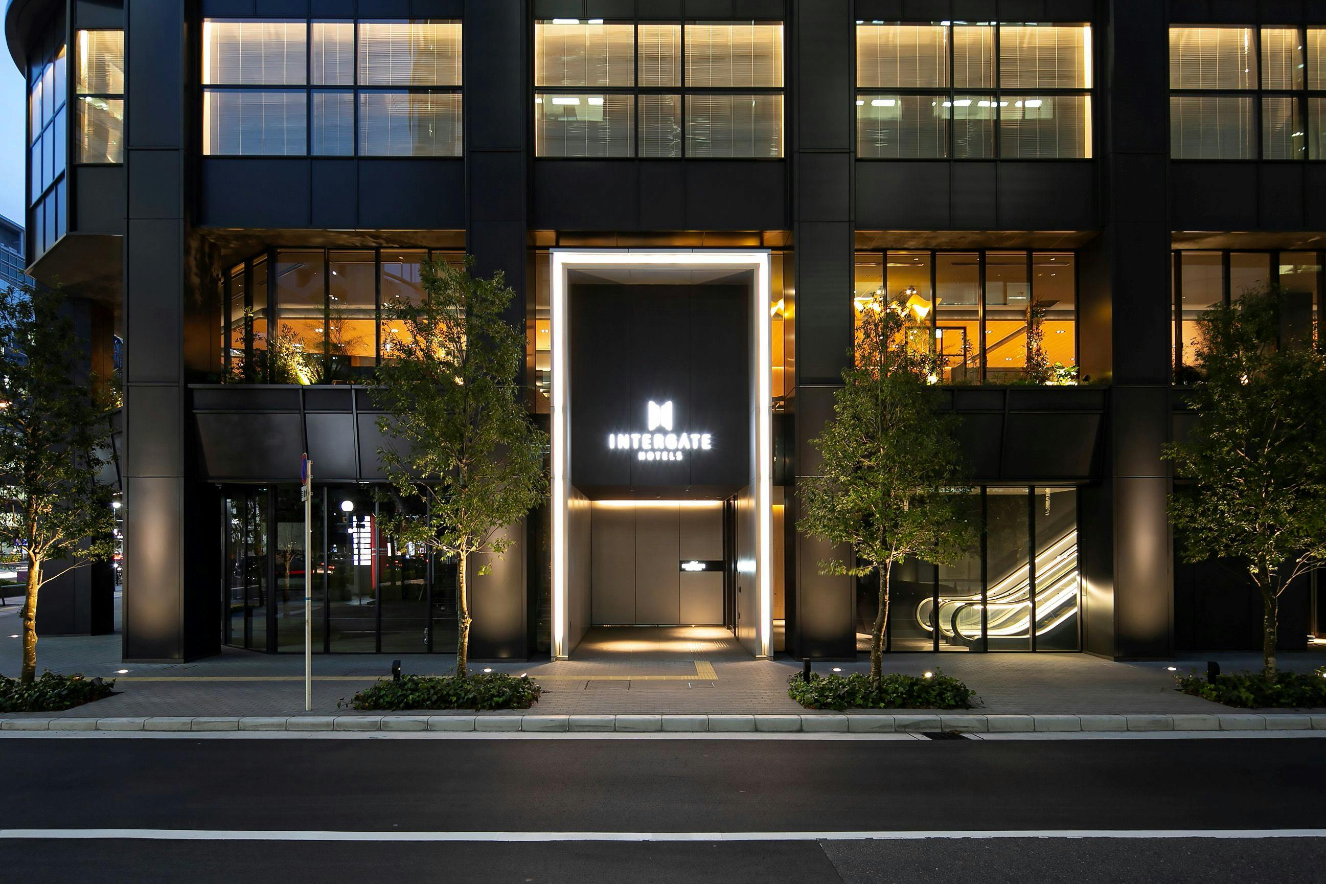 【ホテル外観 | 夜】