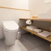 ห้องสไตล์ญี่ปุ่นและตะวันตก: ห้องเตียงคู่พร้อมพื้นที่เสื่อทาทามิ