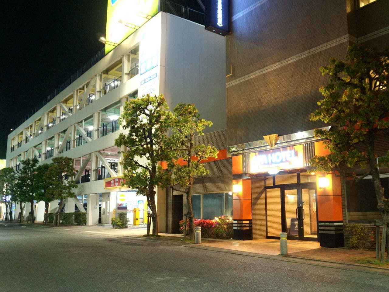 アパホテル〈埼玉谷塚駅前〉