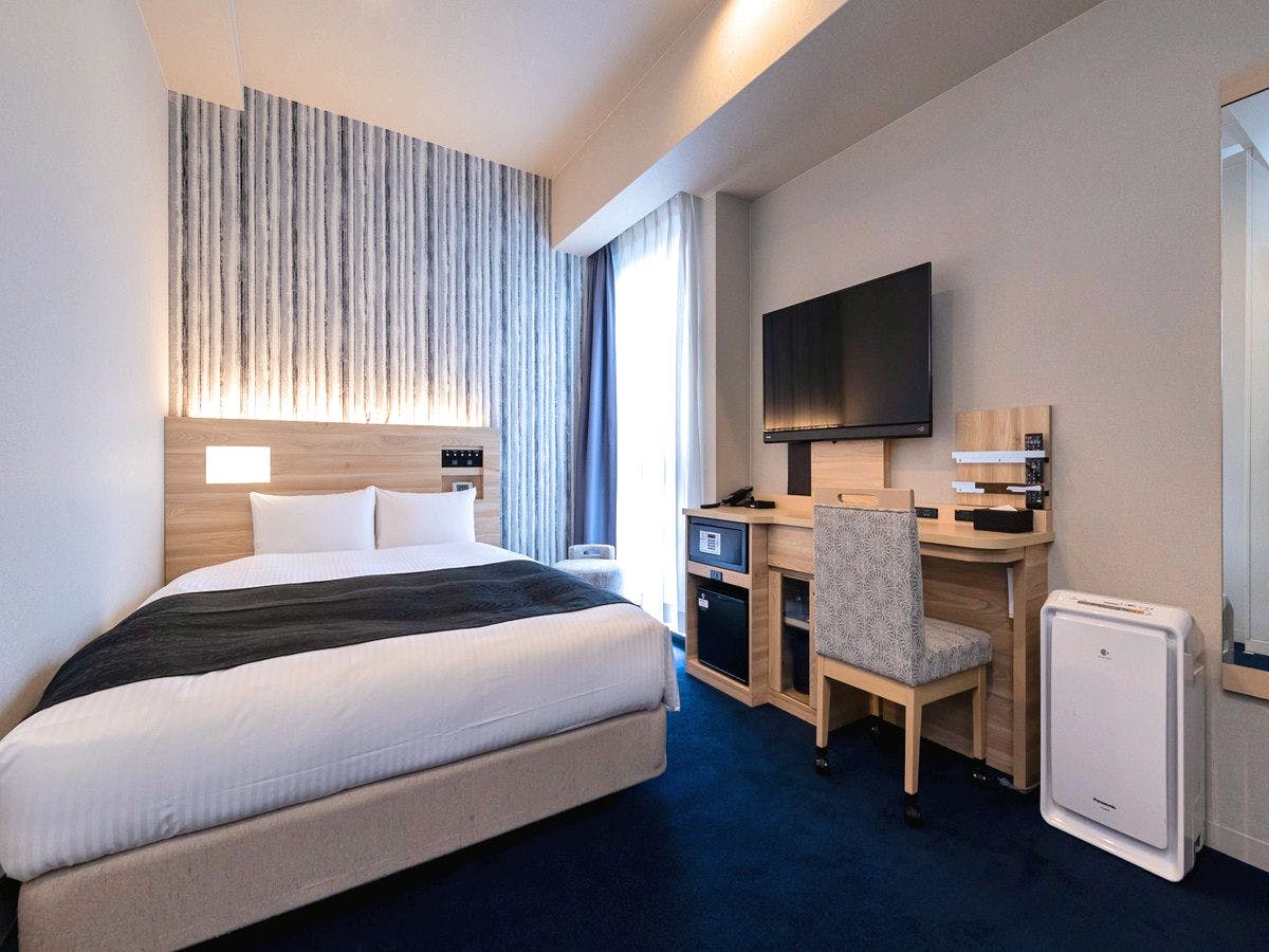 広さ１７平方メートル／ベッド幅１４０ｃｍ