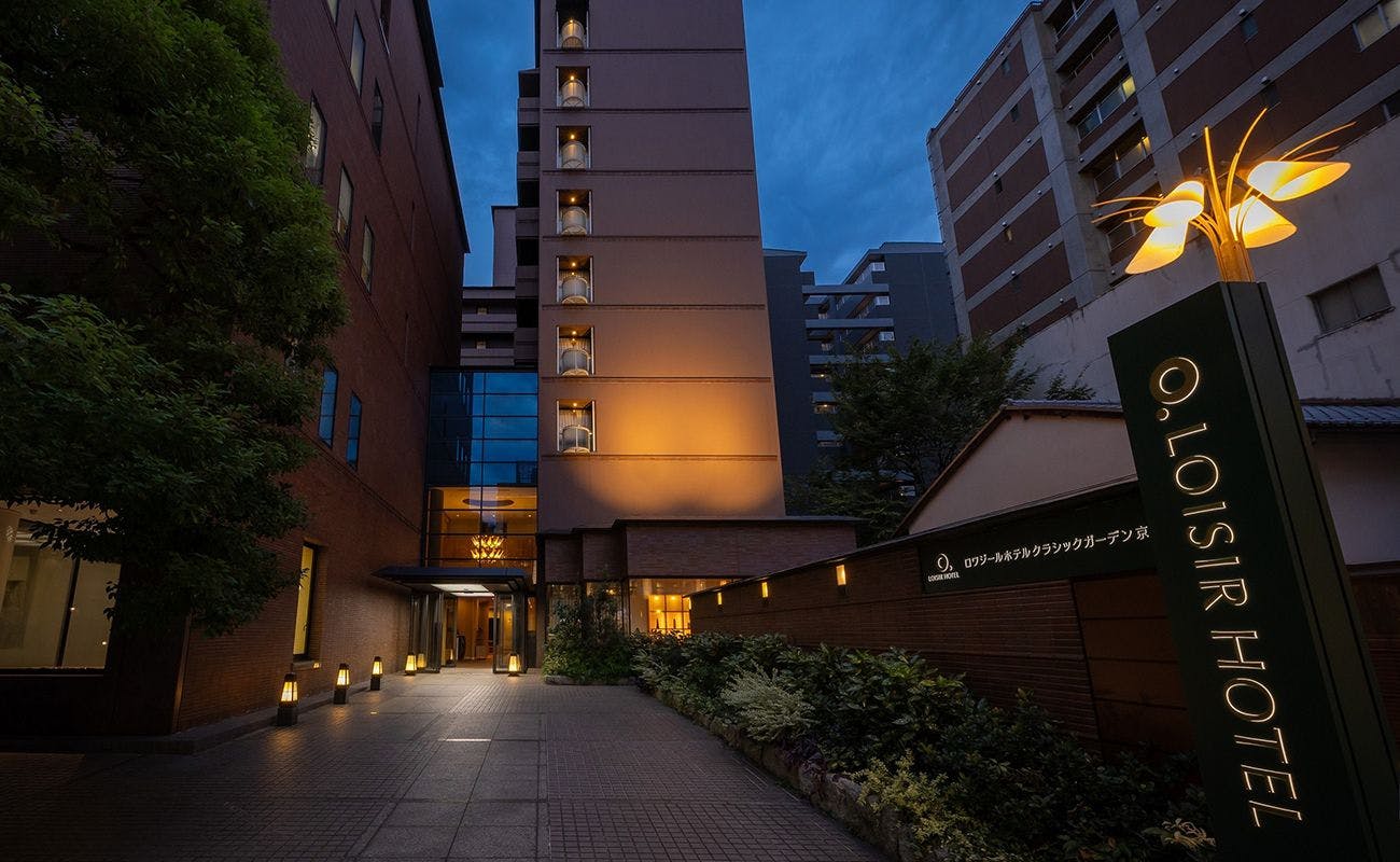 ホテル外観　＜夜＞