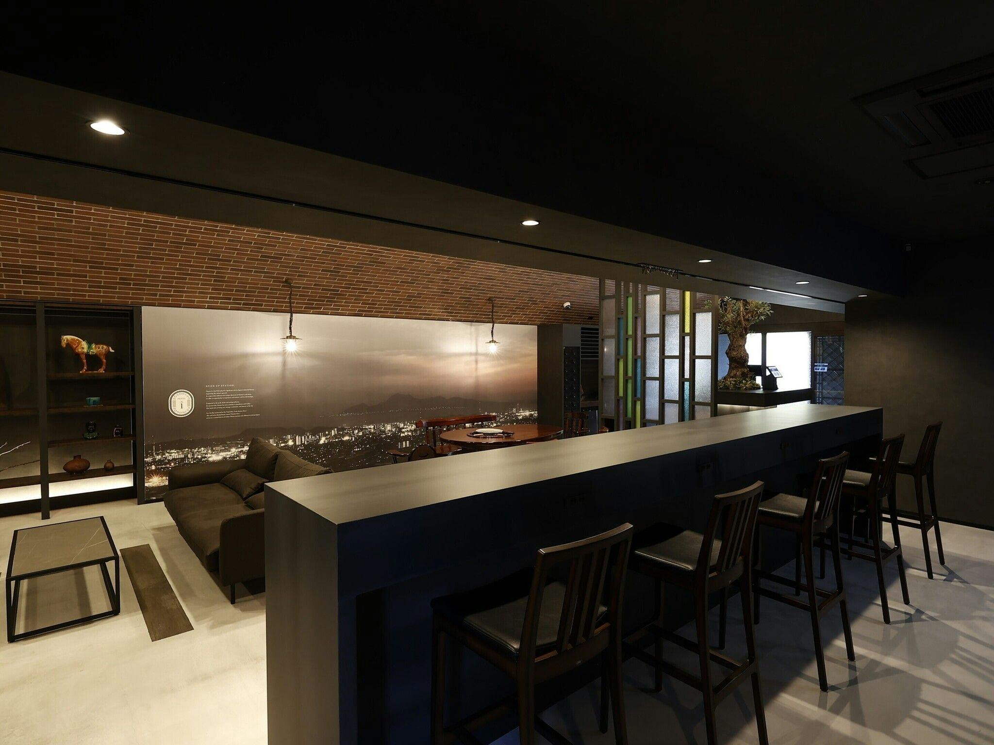 MONOMINA HOTEL stn.1