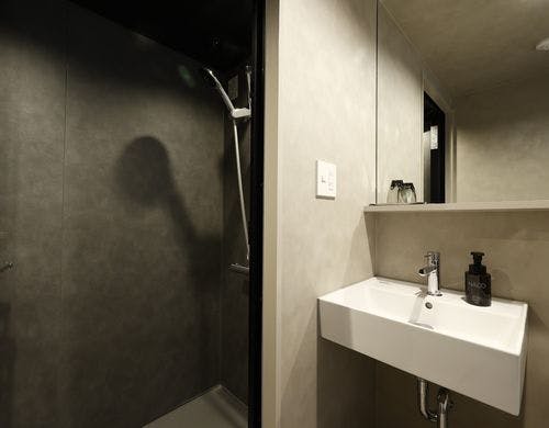 客室／シャワールーム