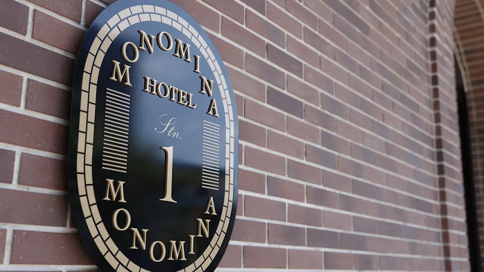 MONOMINA HOTEL stn.1
