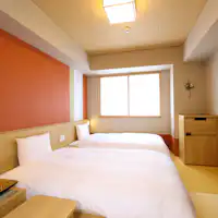 22,4 m² (tempat tidur 120×195 cm × 2 unit)