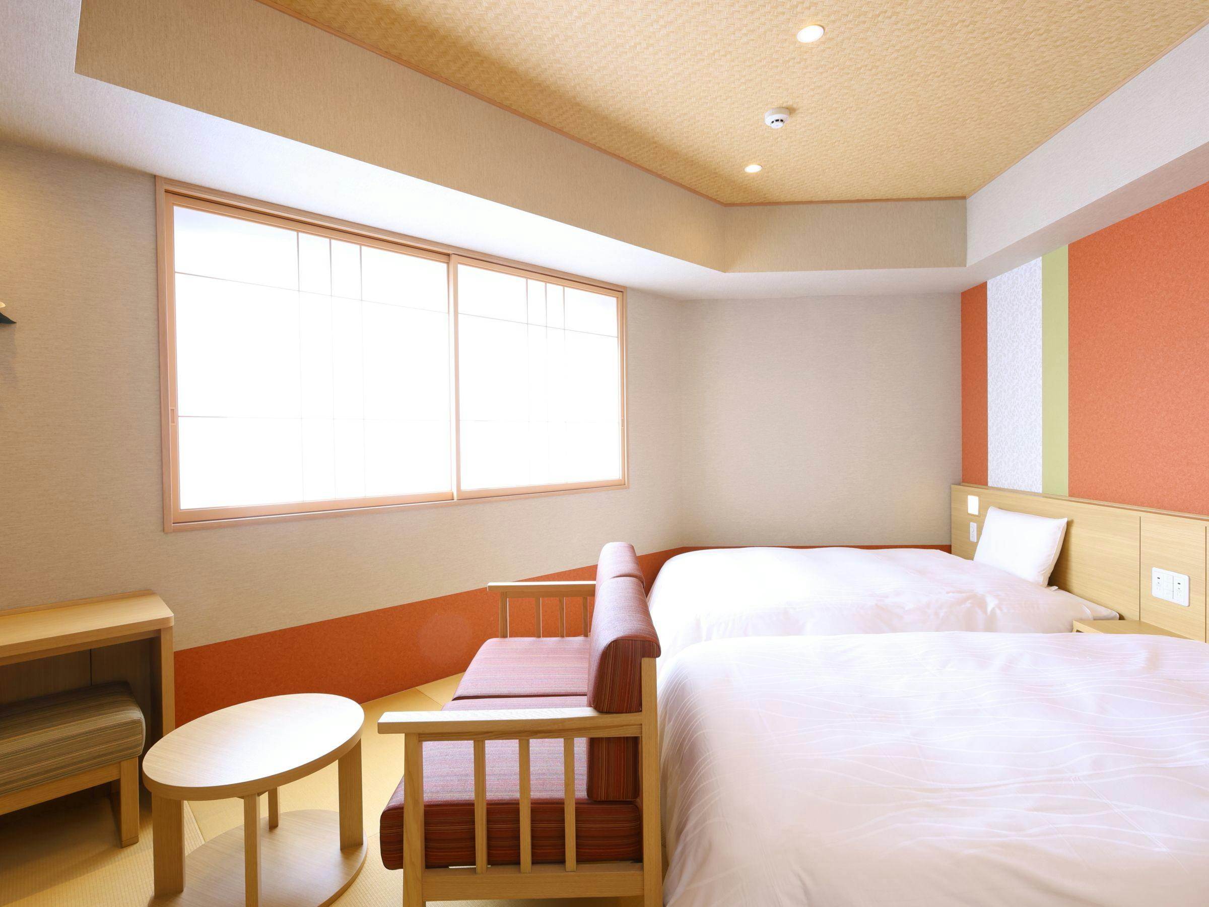 25,8 m² (tempat tidur 120×195 cm × 2 unit)