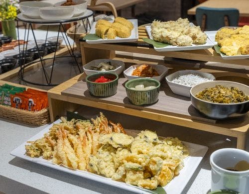 シェフの手作り朝食ブッフェ