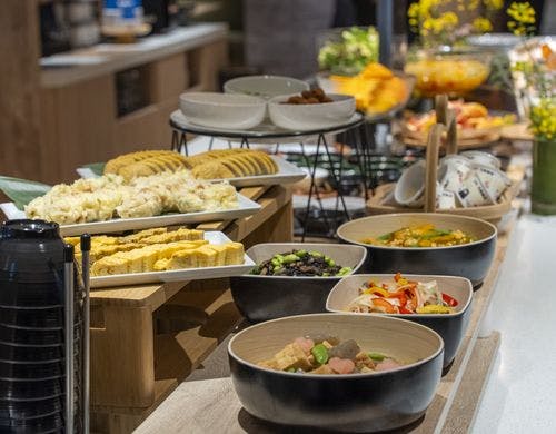 シェフの手作り朝食ブッフェ