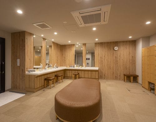 「阿蘇黒川の湯」男性大浴場　脱衣所