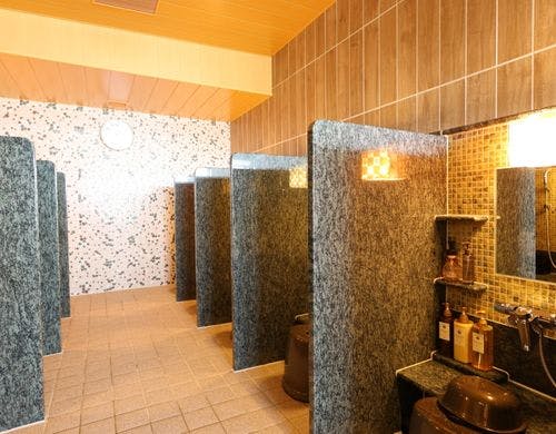 ◆女性大浴場洗い場（カラン：9個）