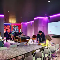 ラウンジ「Hang Out @CROSS Suites」