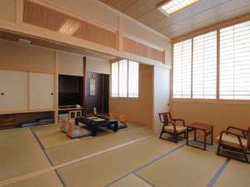 ご家族様グループに最適二間続きのお部屋