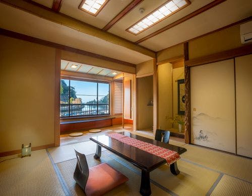 展望風呂付客室の展望風呂（温泉）