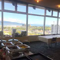 ห้องอาหารเช้าตั้งอยู่ที่ชั้น 14 ซึ่งเป็นชั้นบนสุดของอาคารค่ะ♪