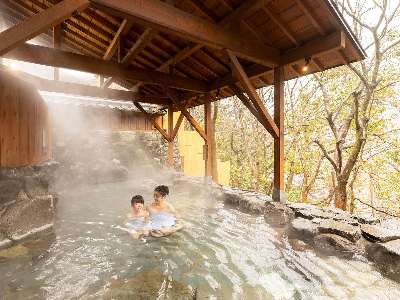 ออนเซ็นกลางแจ้ง อายาโทริโนะยุ (สลับเปลี่ยนระหว่างชายและหญิง)