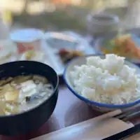 อาหารเช้า 06:00-10:00 (รับรอบสุดท้าย 09:45)