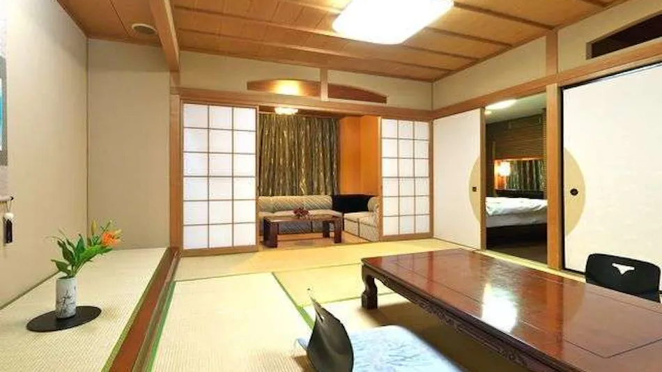 Awara's Hidden Inn Yuraku YURAKU