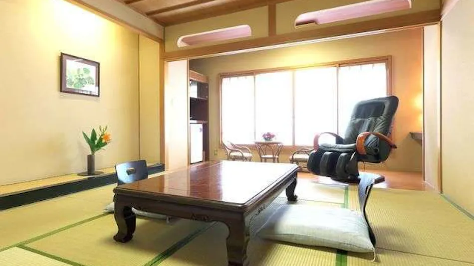 Awara's Hidden Inn Yuraku YURAKU