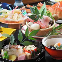 【ชุดอาหารตามฤดูกาล】เพลิดเพลินกับอาหารทะเลจากทะเลญี่ปุ่นอย่างหรูหรา
