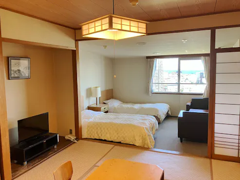 ห้องพักสไตล์ญี่ปุ่นและตะวันตกในอาคารหลัก