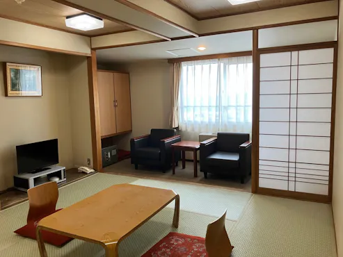 ตัวอย่างห้องสไตล์ญี่ปุ่นขนาด 8 เสื่อ。