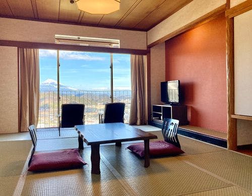 【富士山側】和室10畳一例