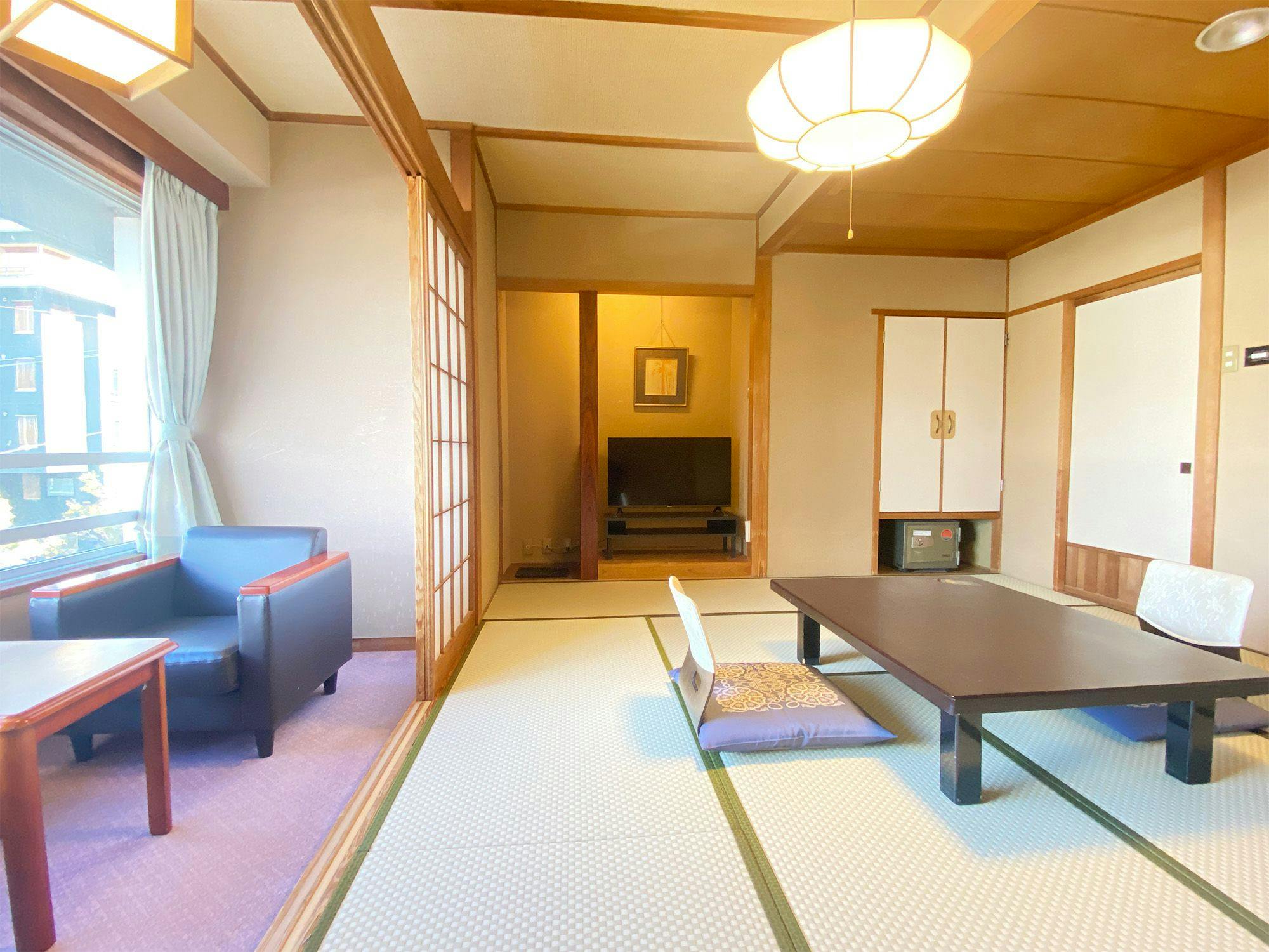 ห้องสไตล์ญี่ปุ่นขนาด 6 เสื่อ (ตัวอย่าง)