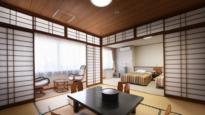 ห้องพักสไตล์ญี่ปุ่นและตะวันตก พร้อมเตียง 2 เตียง + พื้นที่เสื่อทาทามิ