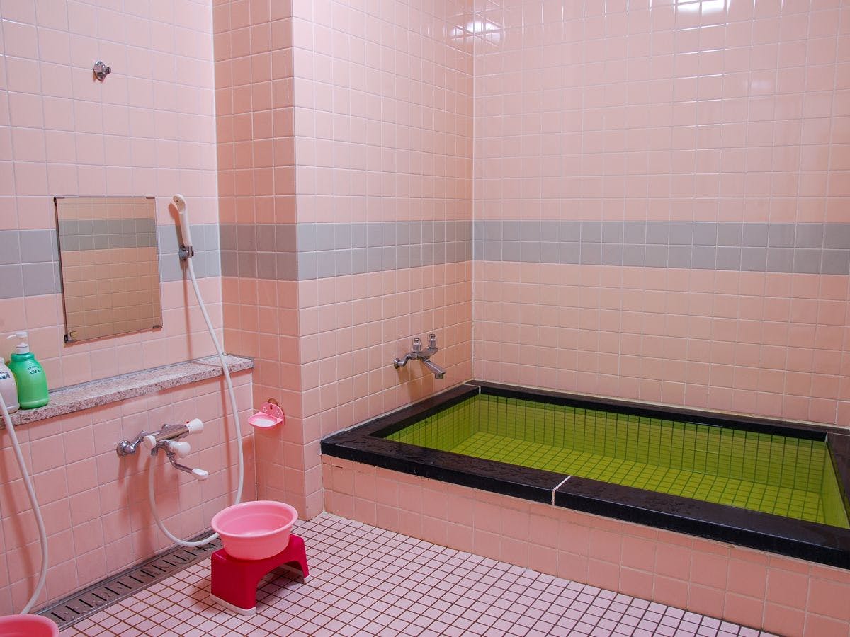 #《ห้องอาบน้ำหญิง》อ่างอาบน้ำที่กว้างเล็กน้อย