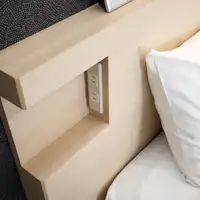 Katil dilengkapi dengan soket elektrik!