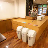 พื้นที่รับประทานอาหารภายในสำหรับผู้เข้าพักเท่านั้น