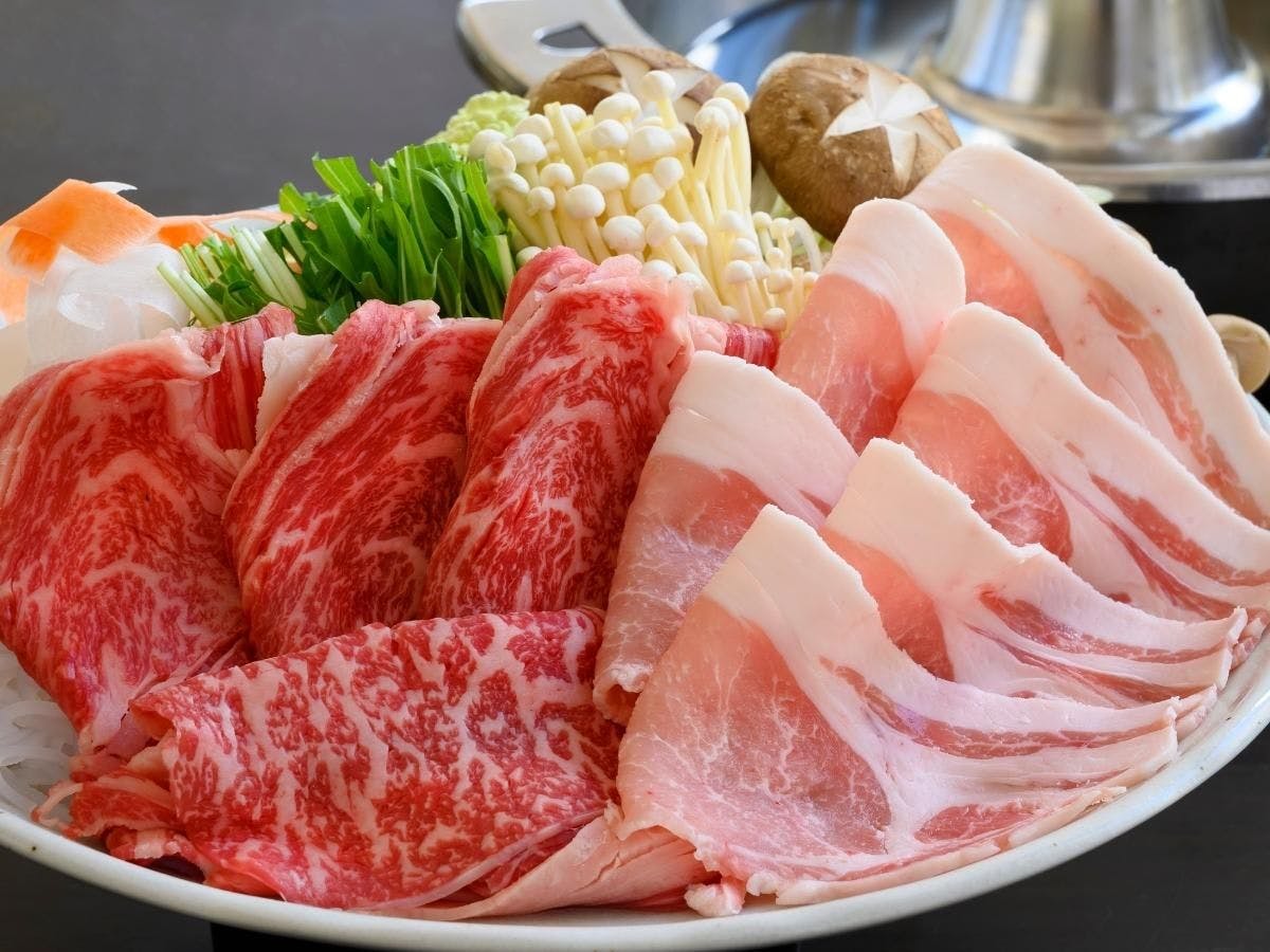 ชาบูชาบูเนื้อวัวซาโอะและหมูหิมะยามากาตะ