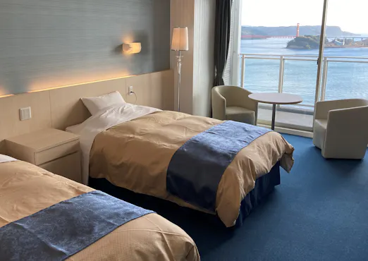 เพลิดเพลินกับการเดินทางที่ผ่อนคลายพร้อมวิวที่สวยงามจากห้องพัก!