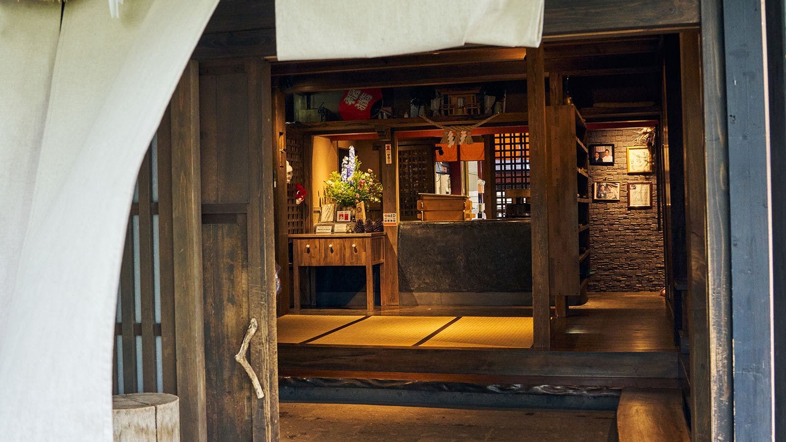 【ทางเข้า】