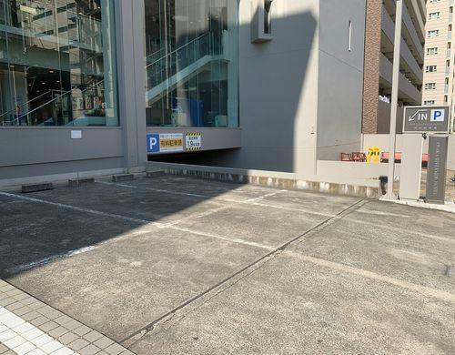 【駐車場】