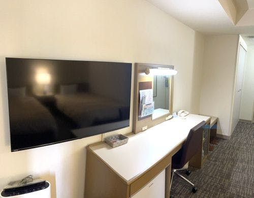 デラックスツイン　50インチ４Kテレビ