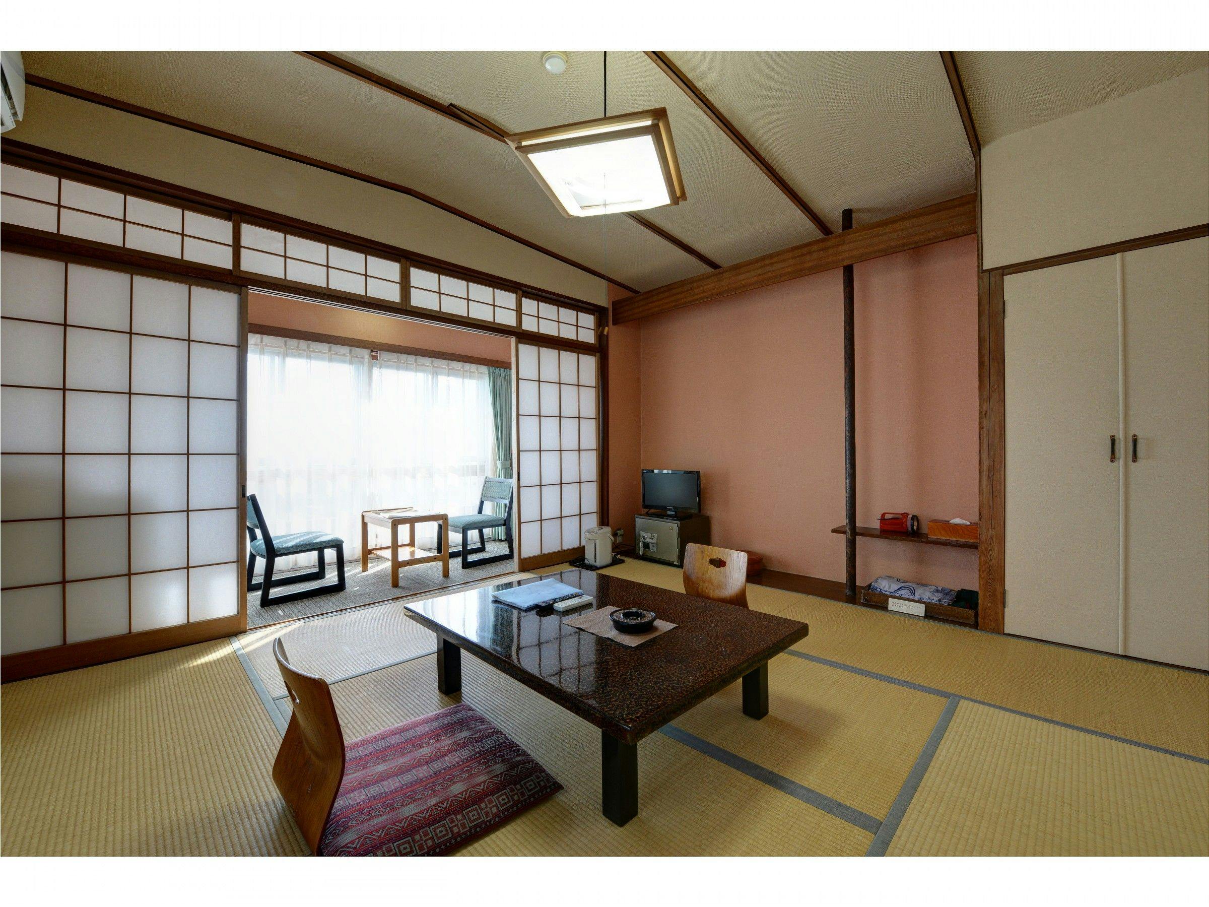 บ้านไม้แบบดั้งเดิม (ประเภท 8 เสื่อทาทามิ)