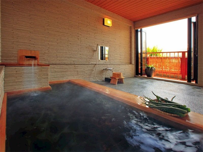 อ่างอาบน้ำว่านหางจระเข้ที่เราภูมิใจนำเสนอ