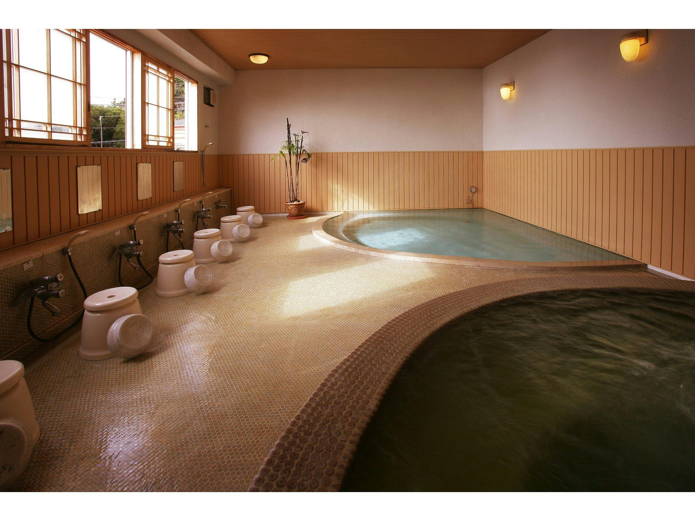 ห้องอาบน้ำชาย (น้ำพุร้อนคาโมกาวะ)