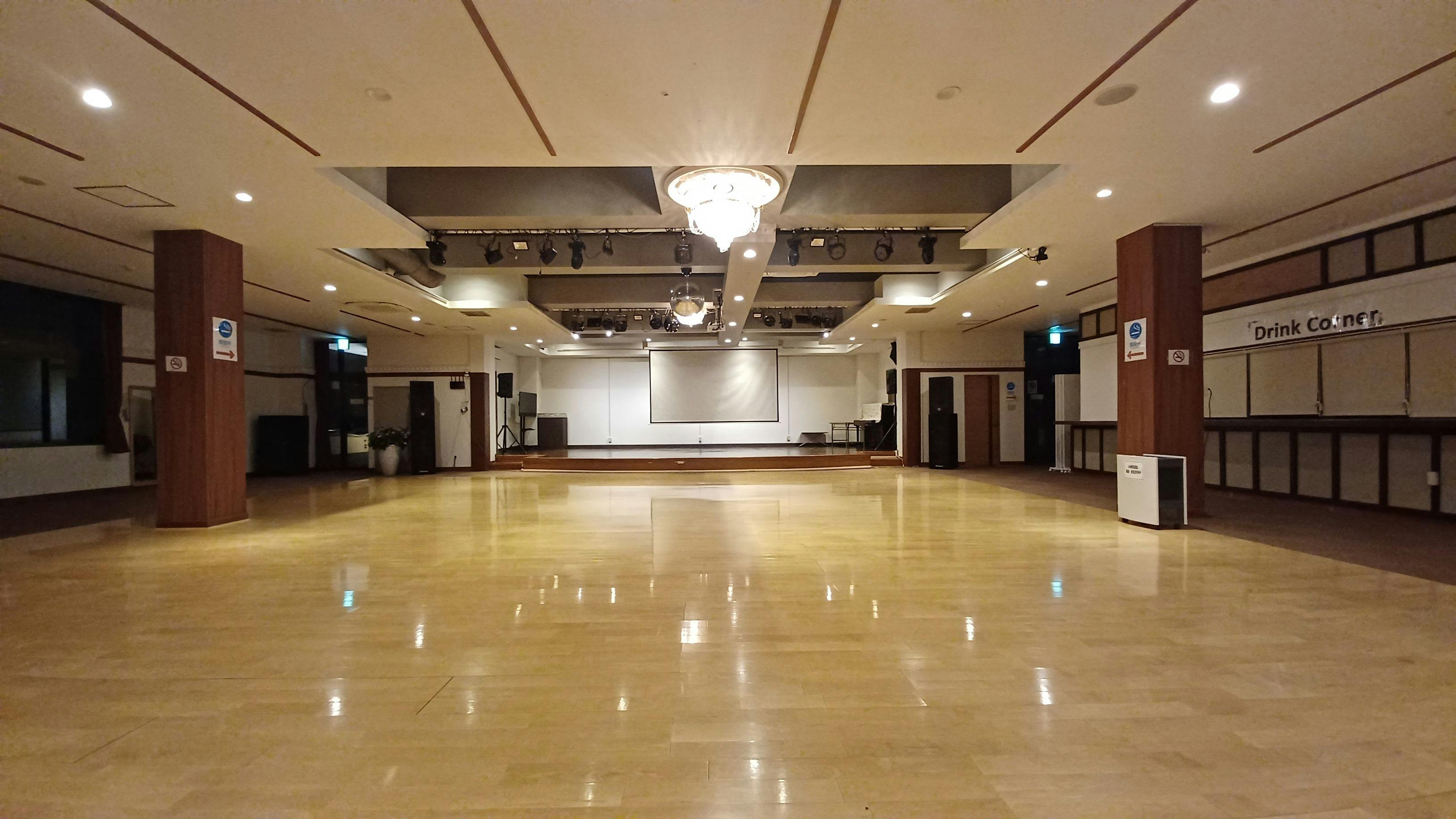 Hotel Swan Lake Nagara