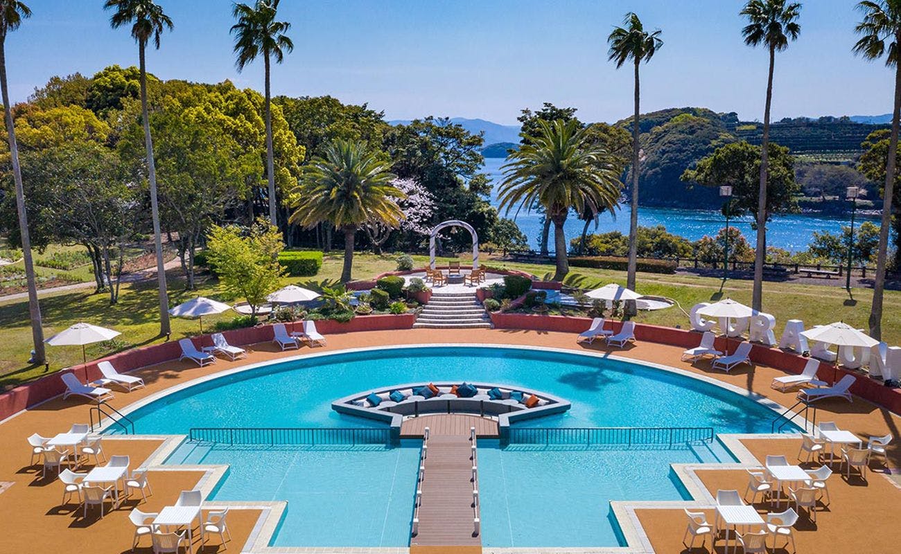 สระว่ายน้ำ (เฉพาะฤดูร้อน)