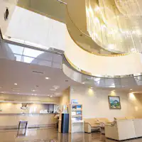 ล็อบบี้ที่มีแสงสว่างสดใส