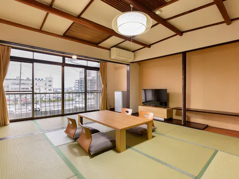 【อาคารเก่า】ห้องพักสไตล์ญี่ปุ่น (2-4 ท่าน) ชั้น 1 และชั้น 2