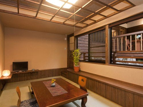 梓の間：和室
