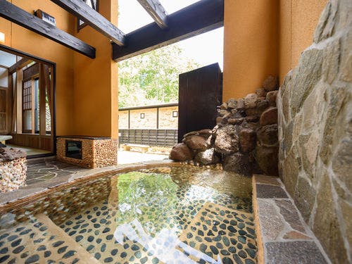 椋の間：露天風呂